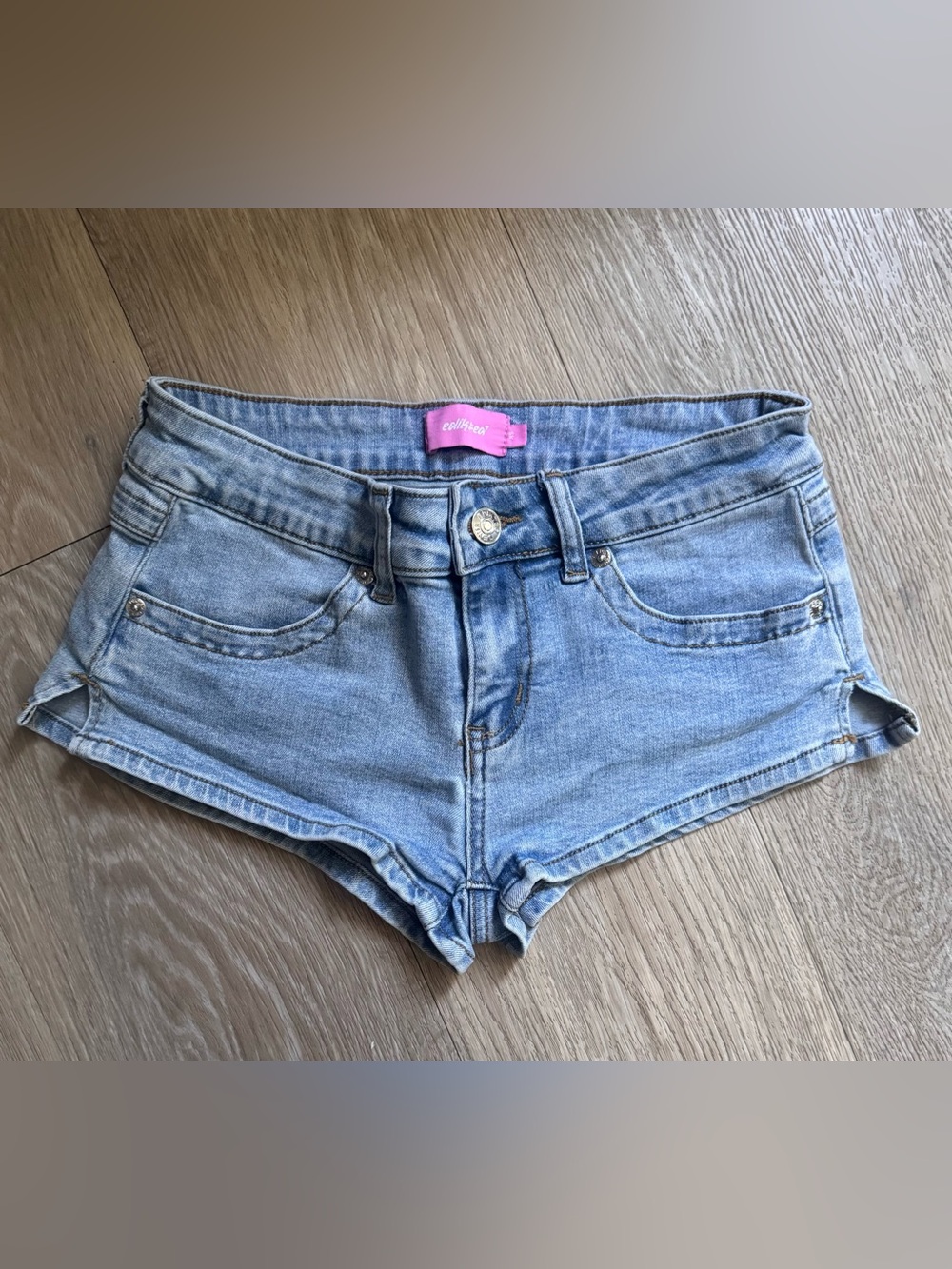 Edikted Jagger Low Rise Denim Shorts Size Extra Small (XS)